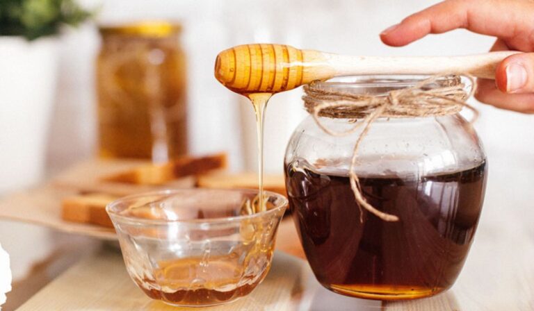 Unveiling the Rich Flavors and Health Benefits of Dark Honey