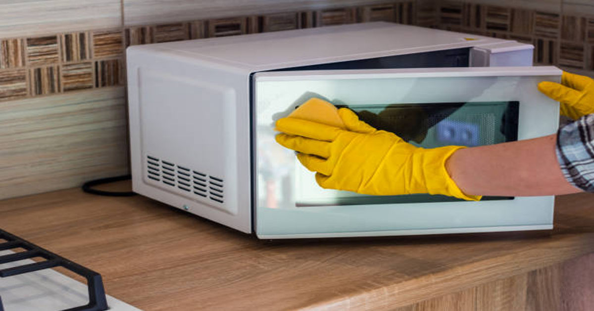 How to Clean a Microwave
