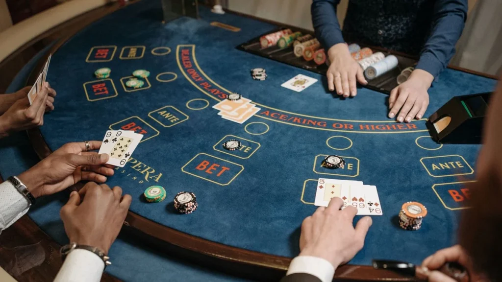 Why online casinos keep making money with the business behind the games